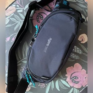 Pacsafe Antitheft Waist Pack/Sling